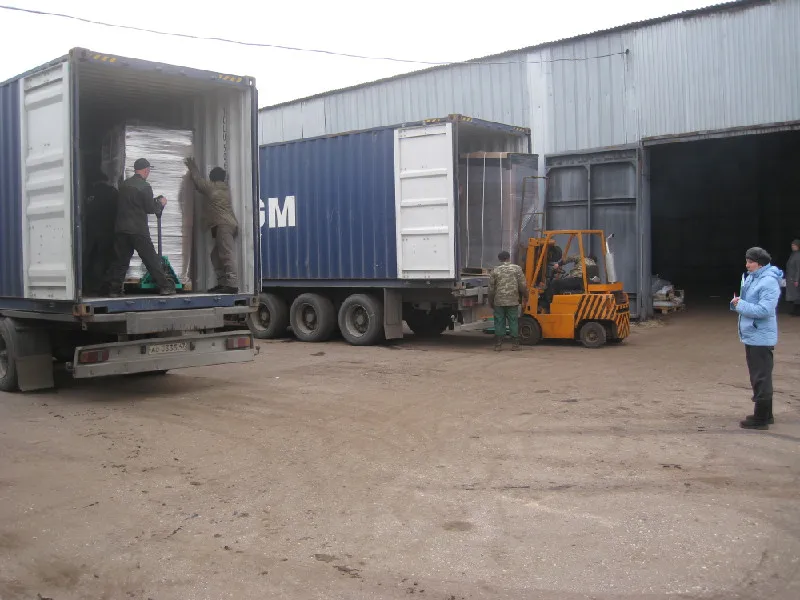 
Peat moss absorbent for oil spill response (Absorbent ARCTIC) 
