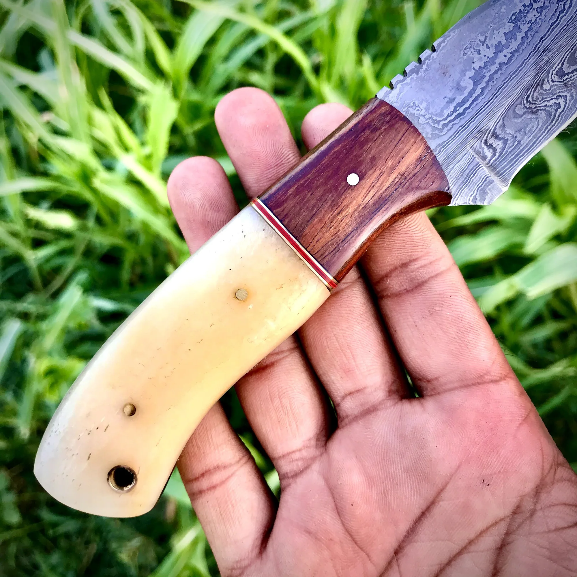 
Custom Handmade Damascus Steel Hunting Knife Fixed Blade Razor Sharp Whole Sale Outdoor knife 