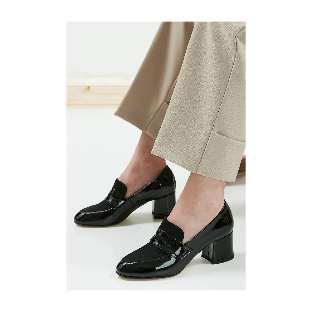 
2021 New Design Heel Shoes Artificial Leather Design Brenda Low Heel Shoes 