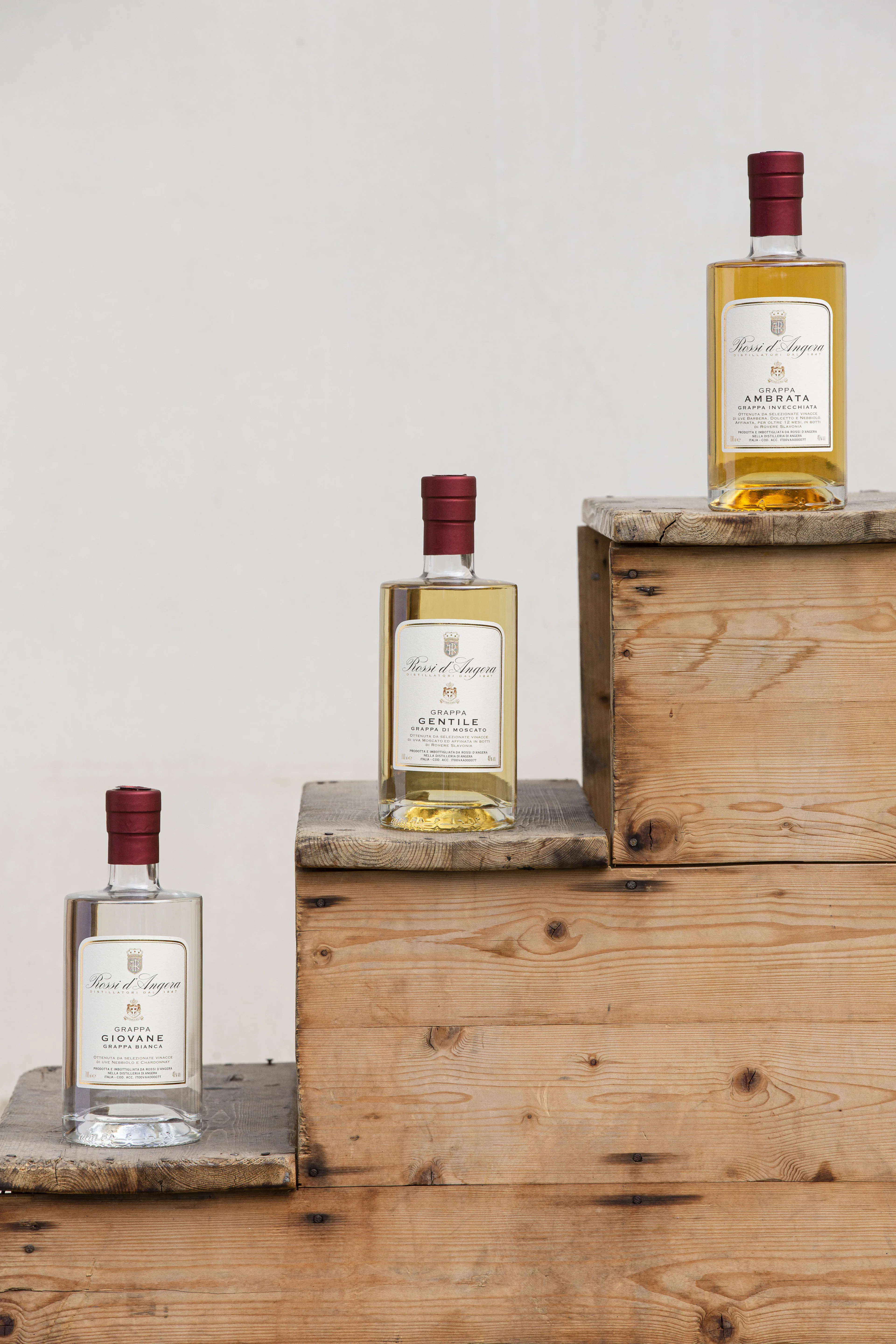 Высококачественный спиртовой напиток grappa Gentile 40% vol 70cl