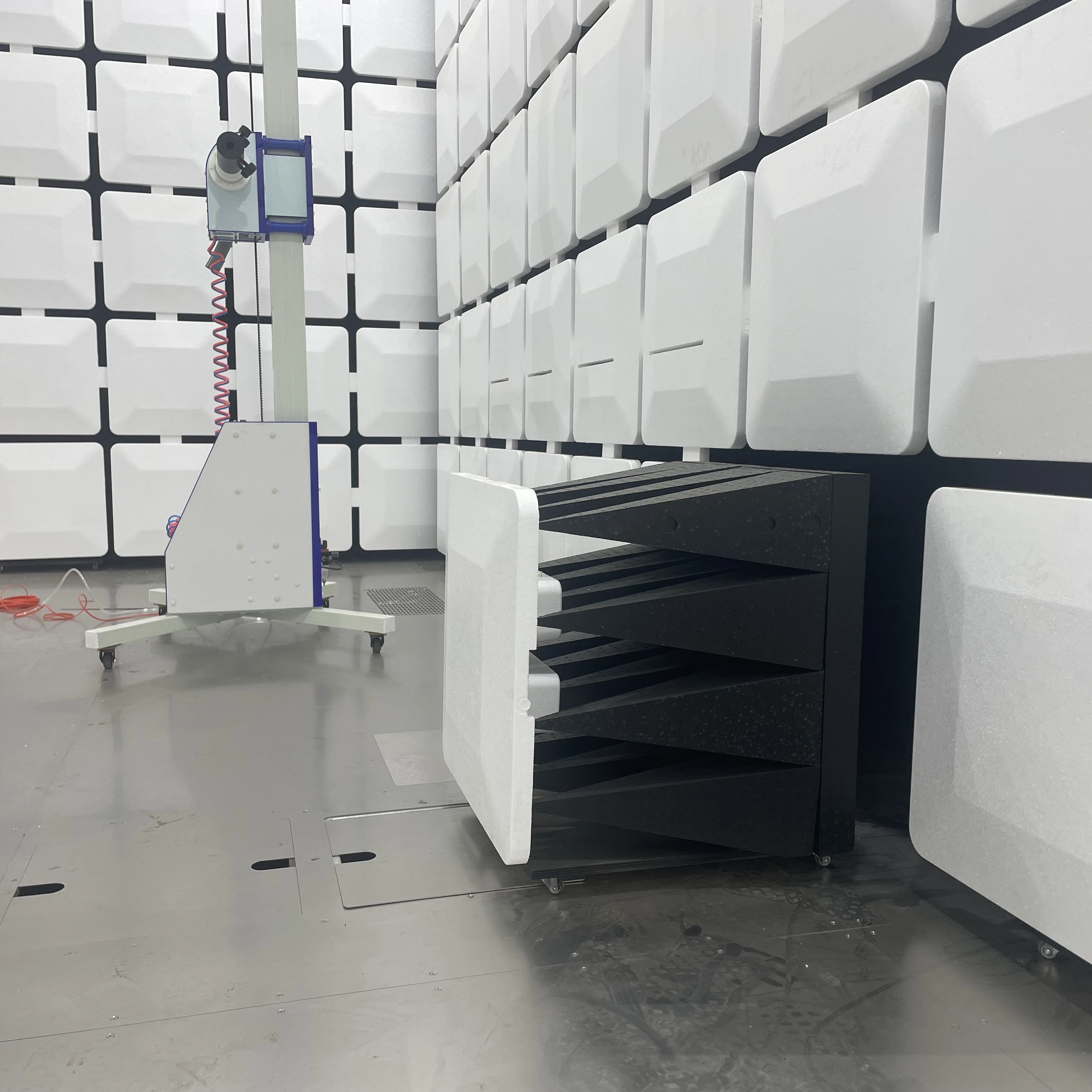 30MHz-40GHz High performance HPA Series EPP hybrid pyramid absorber materials for EMC Chamber Anechoic chamber from HMEMC