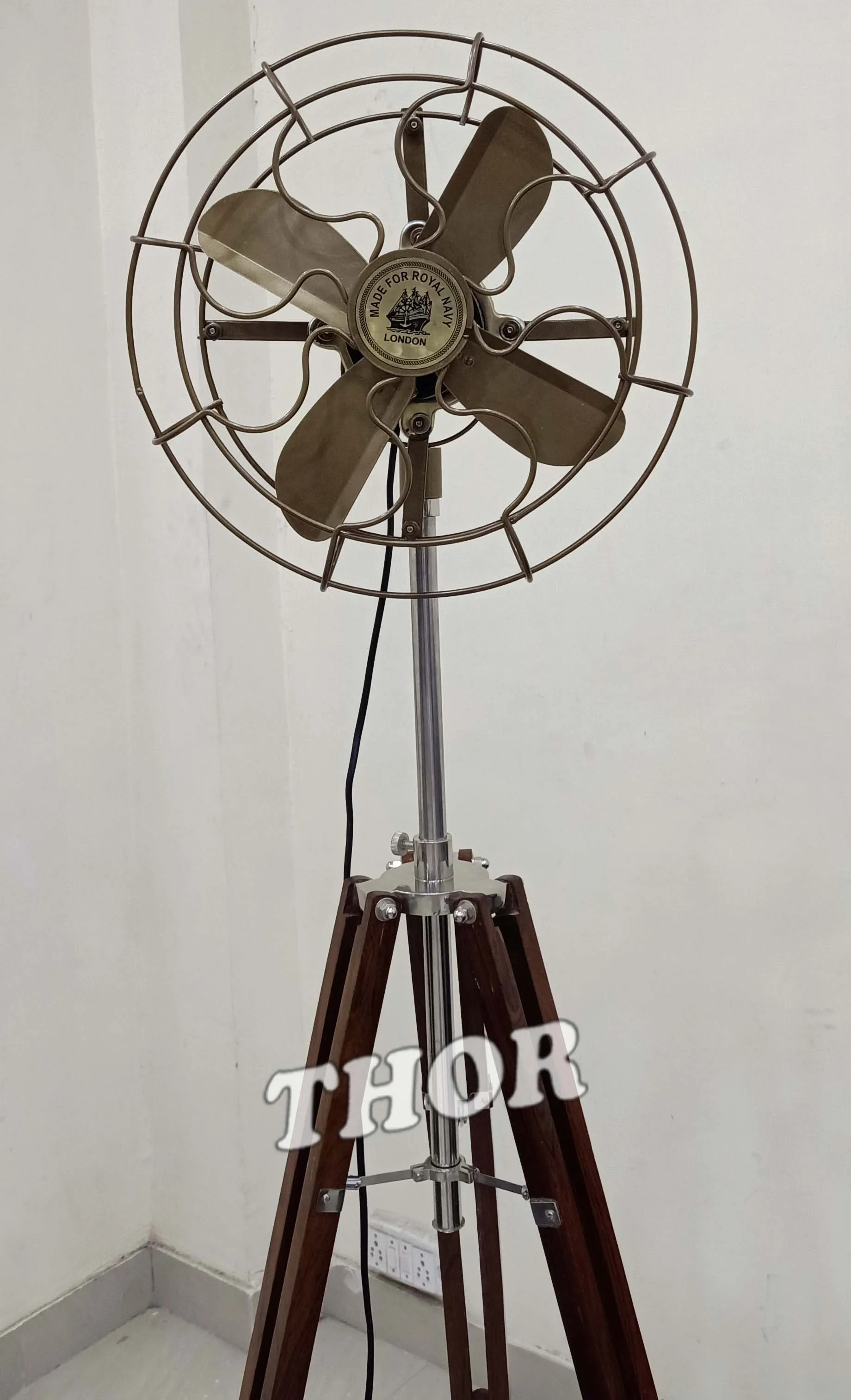 Античный латунный напольный вентилятор сделанный для Королевского флота лондонского дизайна античный внутренний с подставкой домашний декор