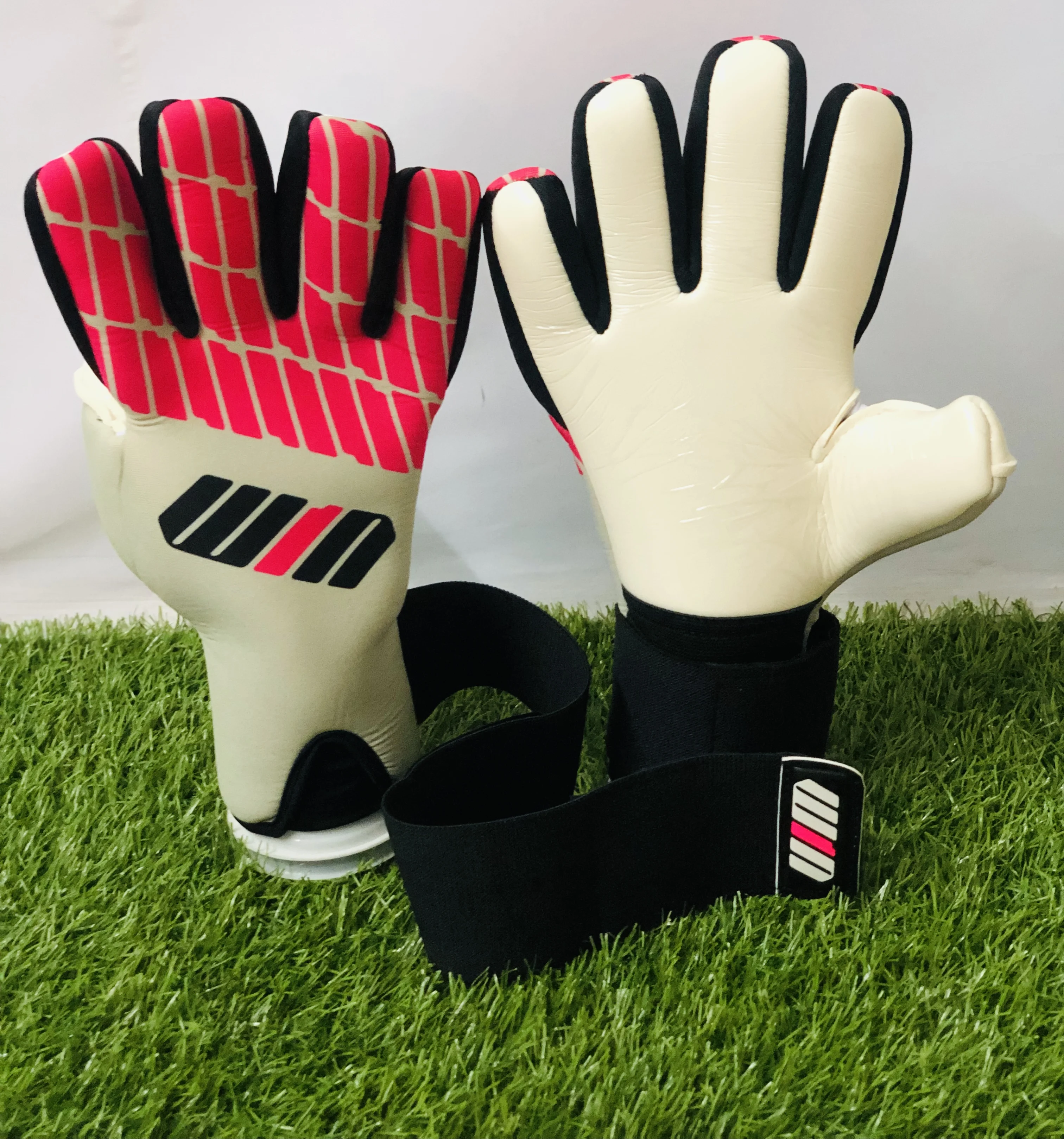 Goalkeeper Gloves Professional/HIGH QUALITY GERMAN LATEX 4MM