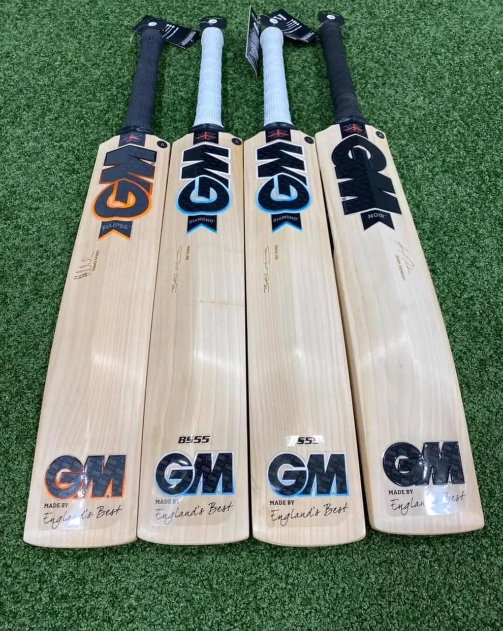 
custom made players grade English willow cricket bats 