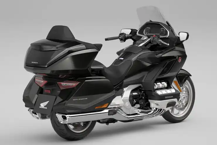 
1833 cc Super Luxury and Stylish Goldwing Liquid Cooled Motorcycle for Touring with USB Manual/DCT from INDIAN SUPPLIER 