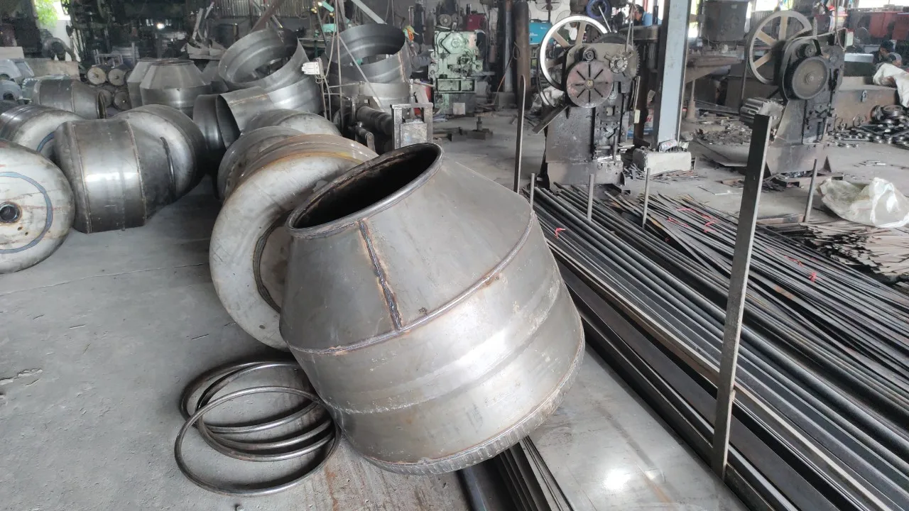 Four wheels type solid or pneumatic cement mini concrete mixer 50 liters in India made in Vietnam match diesel gasoline engine