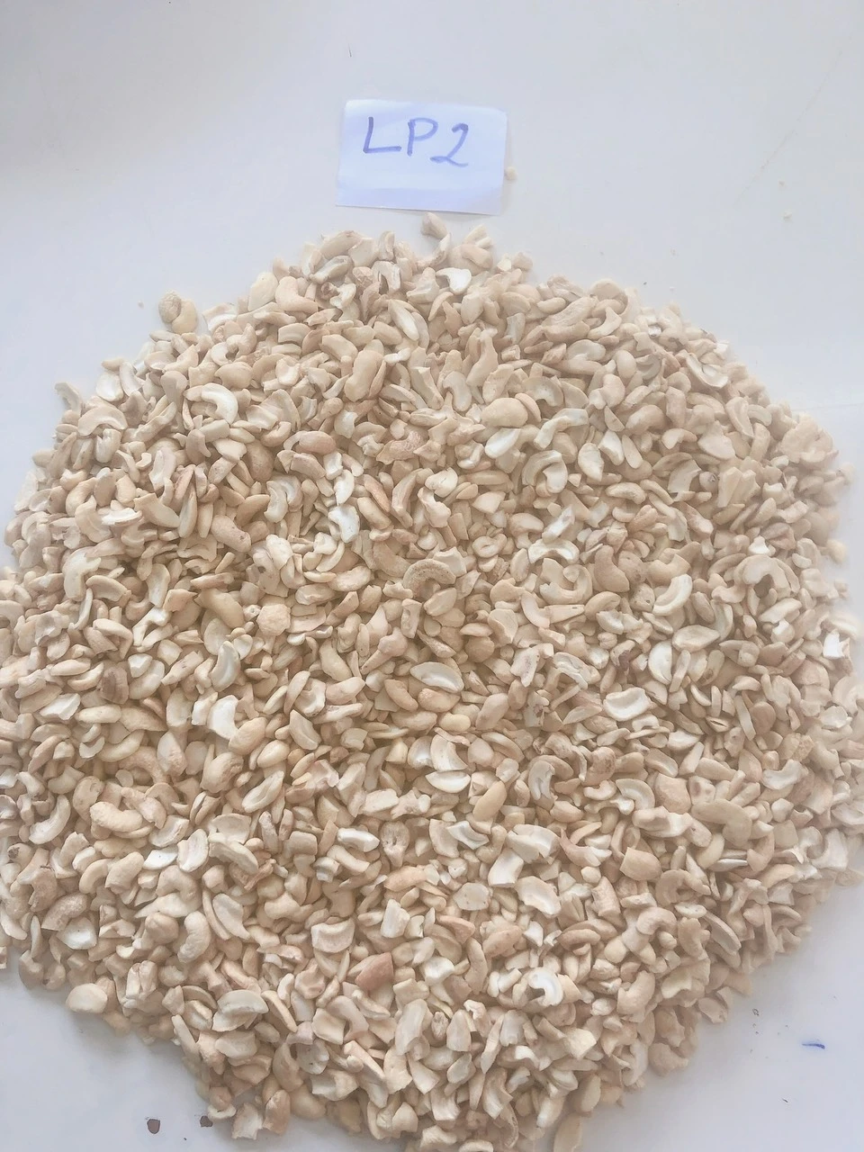 Vietnam Cashew nut ww240/ ww320/ ws/ lp good quality raw cashew nuts cashew nut packaging bag