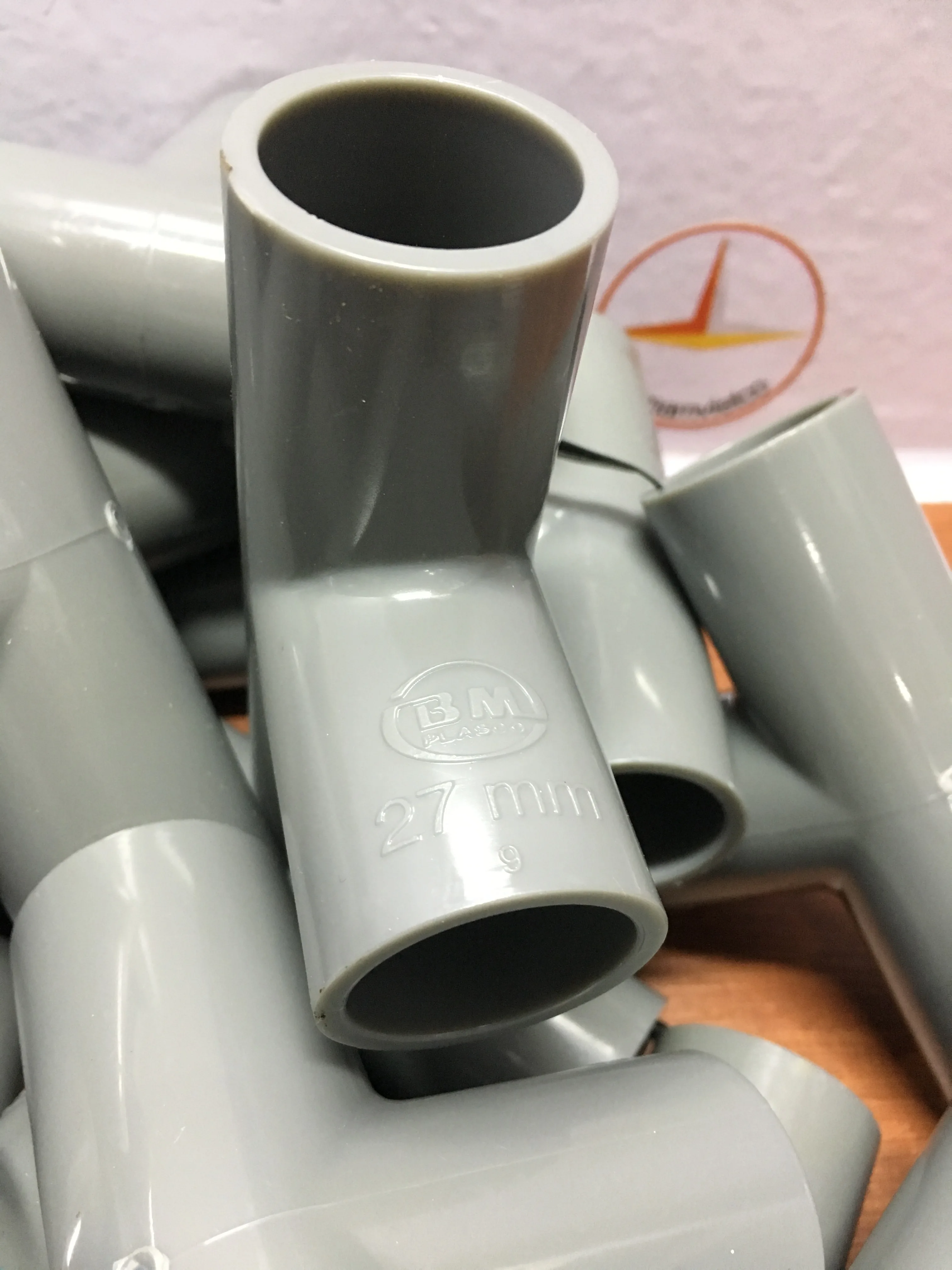 
90 o Tee PVC plastic BM (1/2