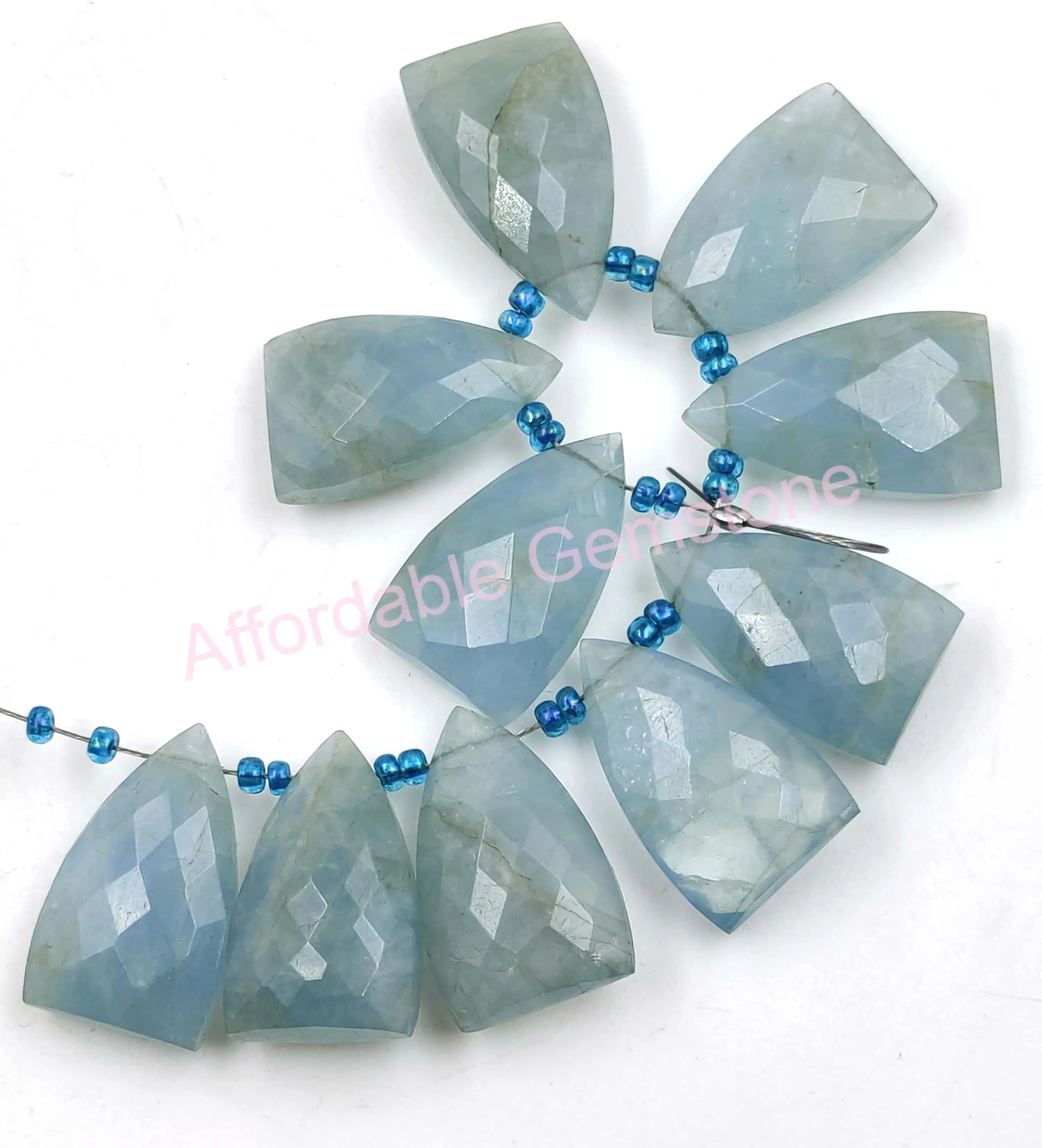 Натуральный аквамарин ромб кинжал форма граненый драгоценный камень сверху просверленные драгоценные камни полированные Изготовление ювелирных изделий Размер