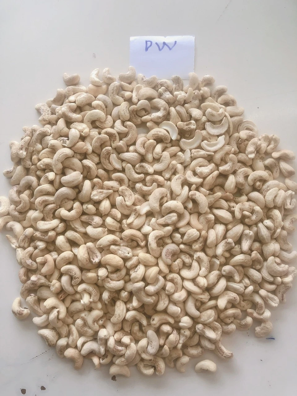 Vietnam Cashew nut ww240/ ww320/ ws/ lp good quality raw cashew nuts cashew nut packaging bag