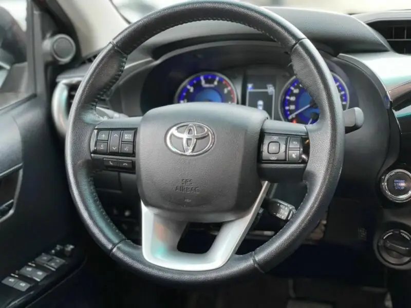 2020 Toyota HILUX б/у LHD в наличии