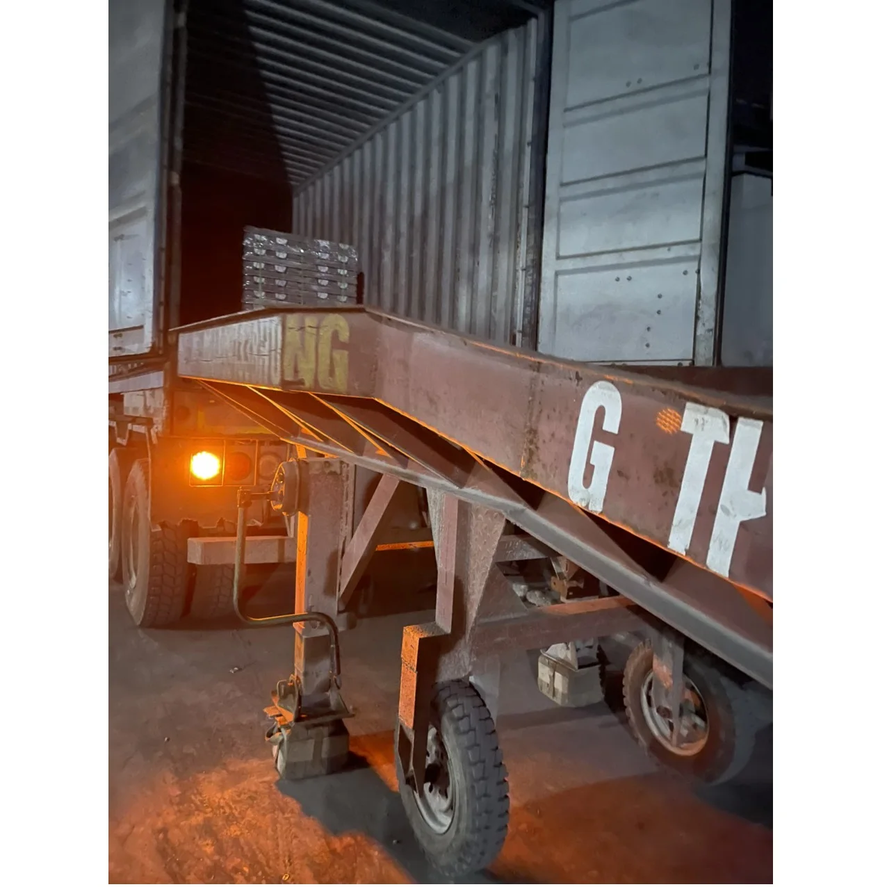 Vietnam Manufacturer 1000 Series Harsh Surface Minerals And Metallurgy 84% Purity Aluminum Alloy Ingot ADC 12