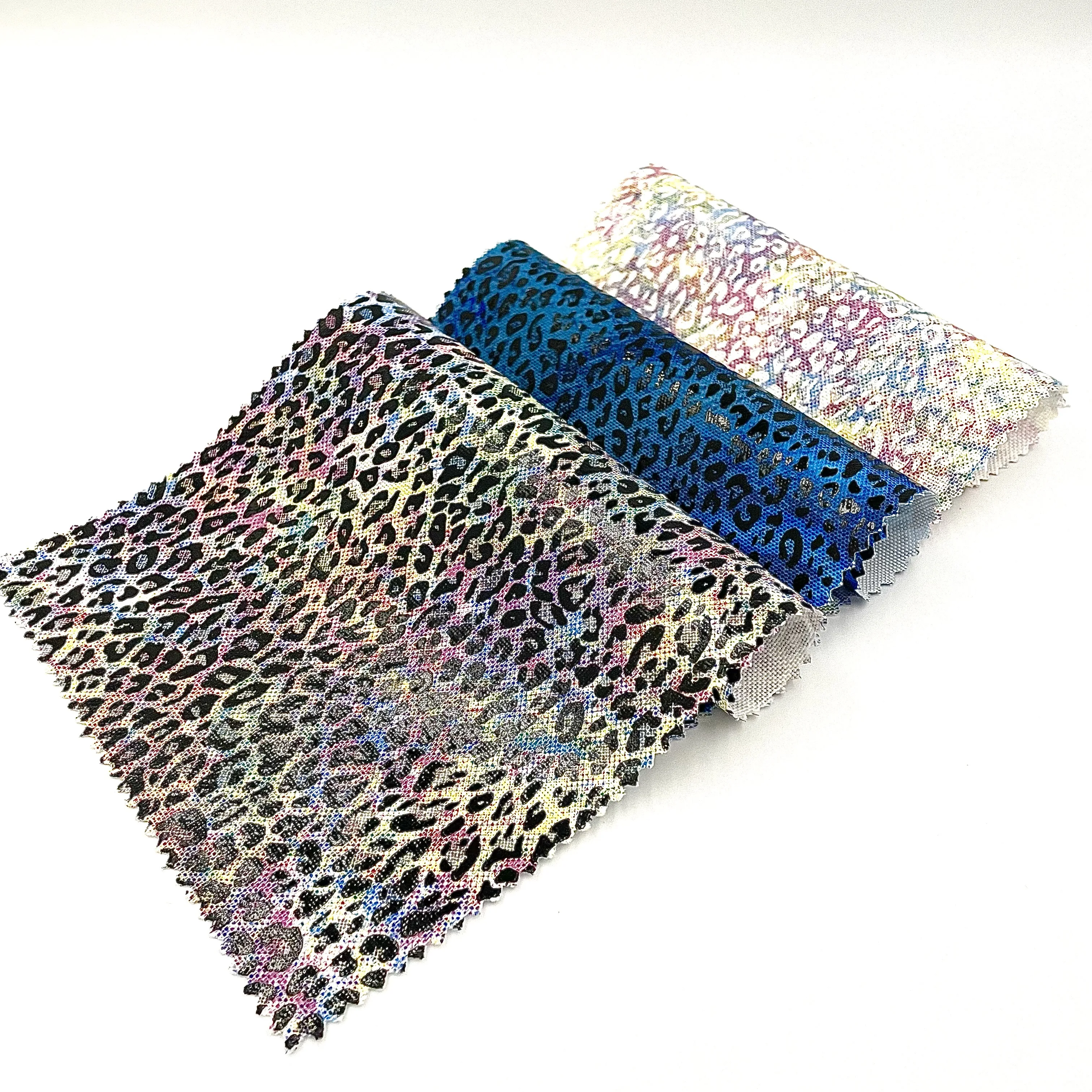 EPO High Quality 600D 100% Polyester with Glossy Laser Film Transferred Leopard Print for Luggage