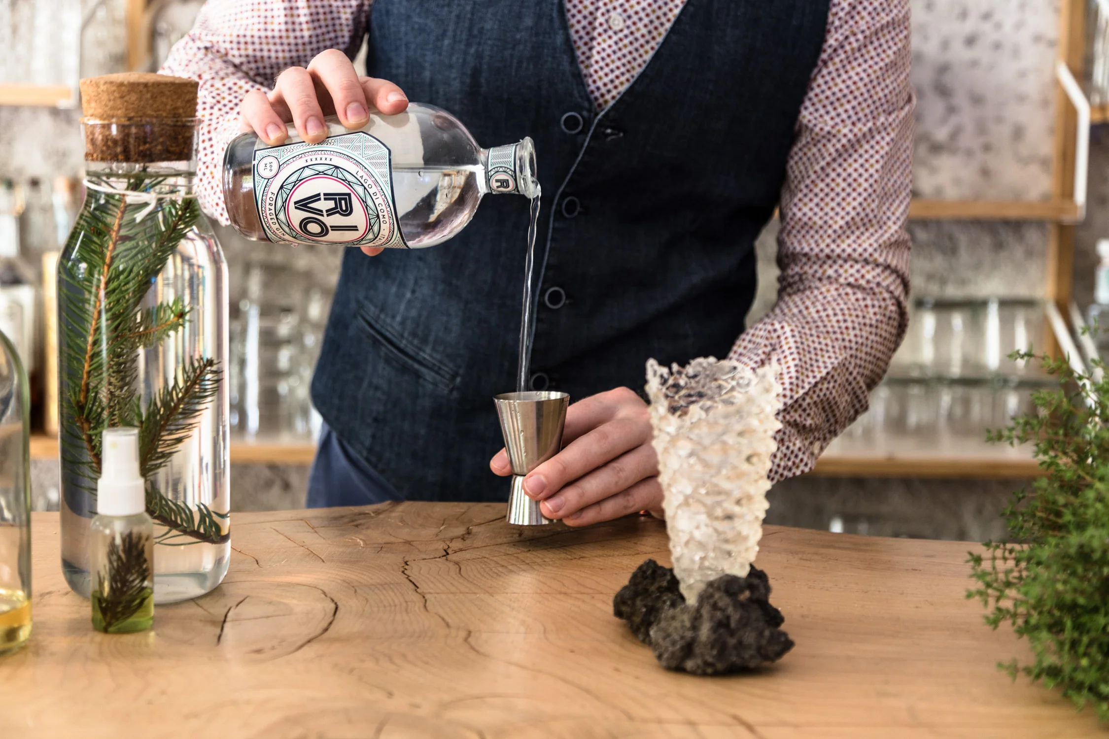 Top quality made in Italy RIVO Gin box (50cl) from Lake Como for cocktail Bars