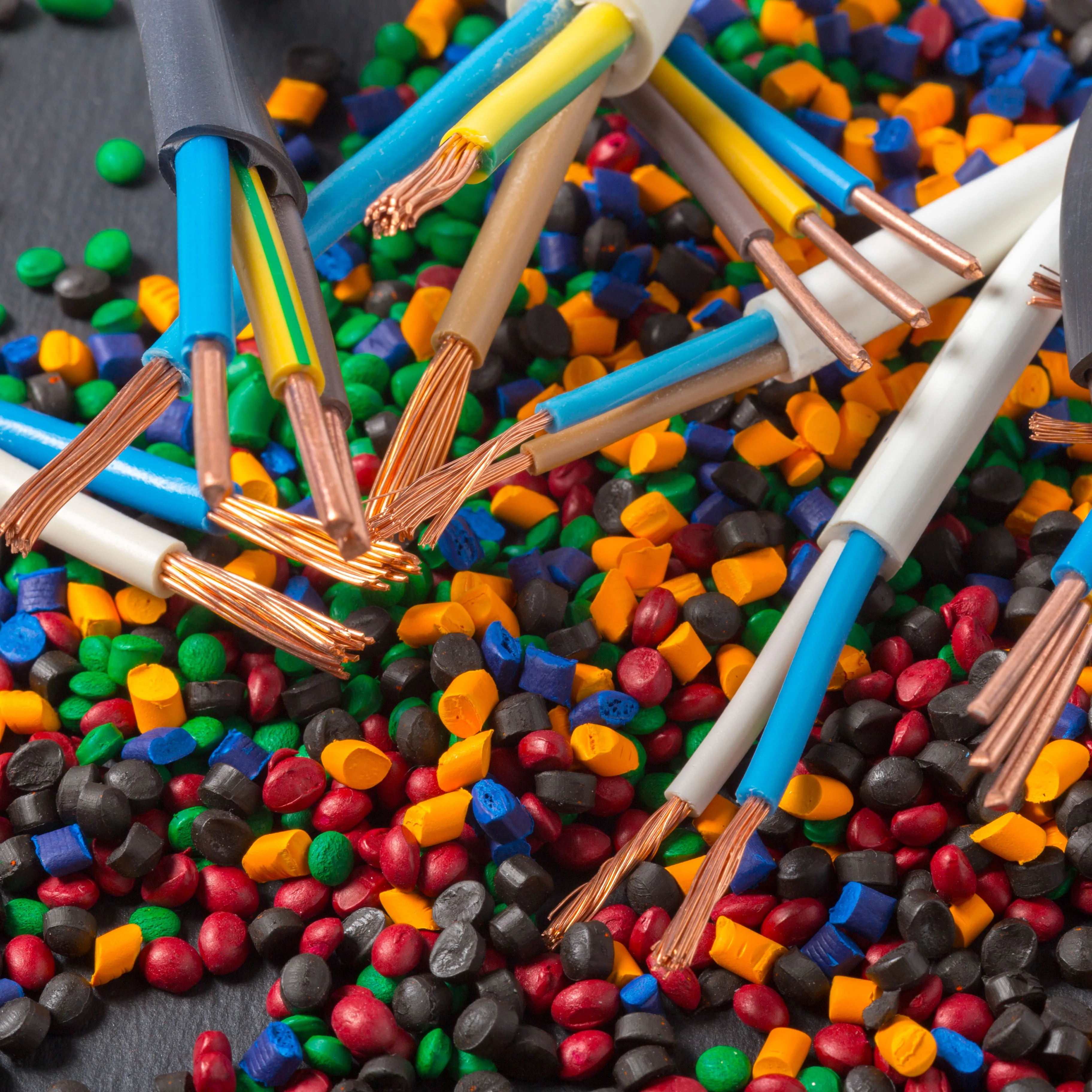 Мягкие ПВХ-гранулы для электрического провода и кабеля/ПВХ-композитные гранулы телекоммуникационного кабеля-заводская