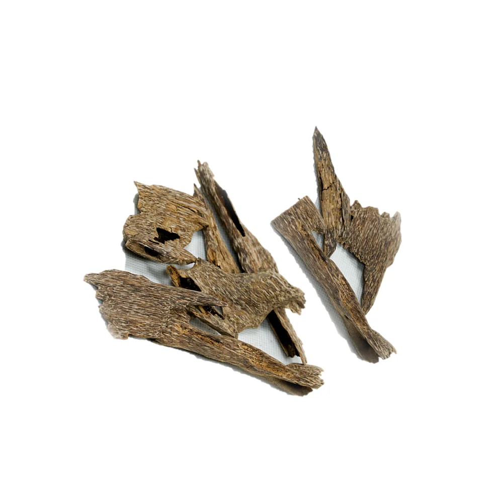 High Quality Oud Wood Chips High Grade Very Strong Sweet Scent Top Vietnam Natural Premium Oudh Chips for royal people
