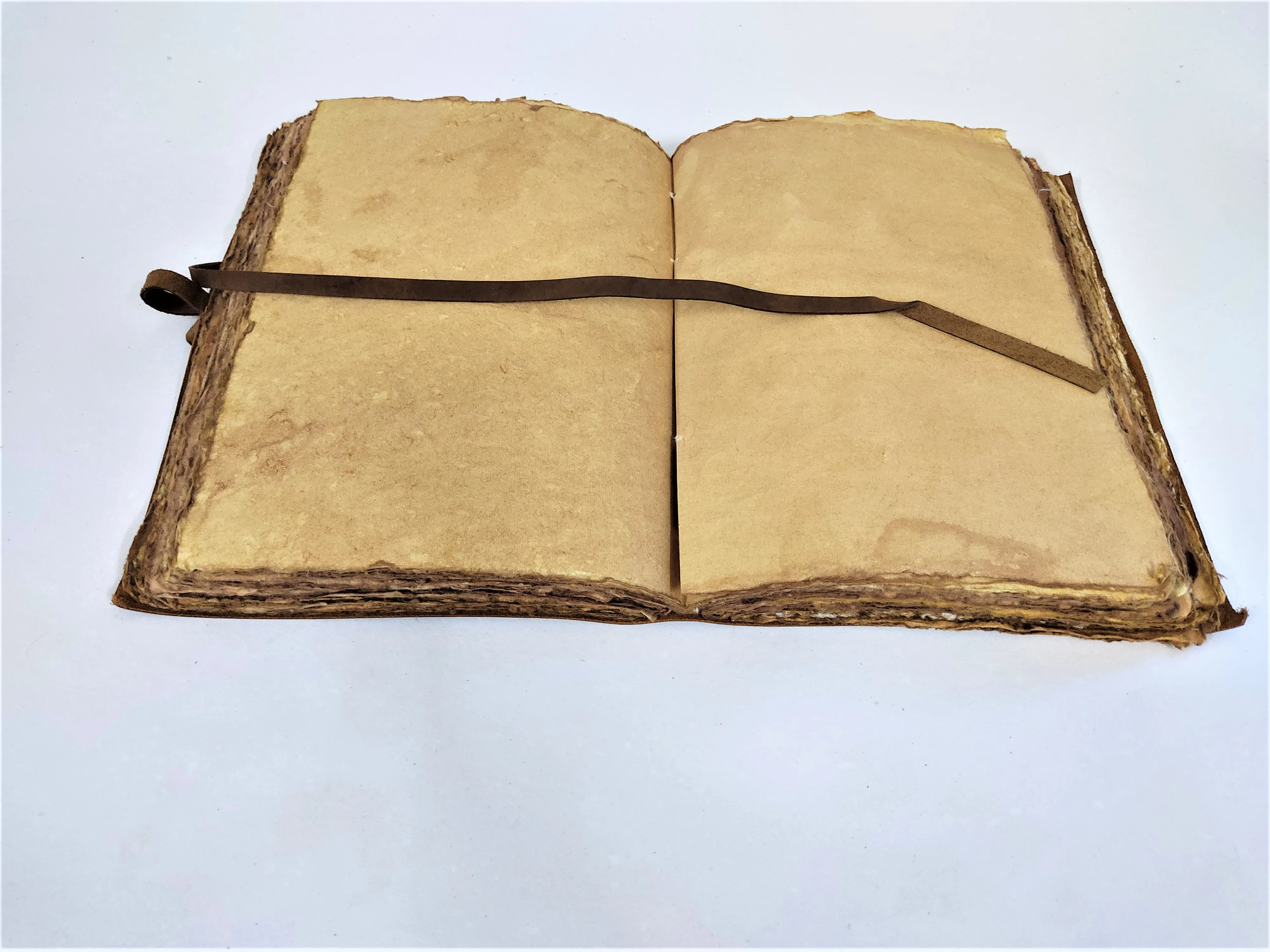 Уникальный стиль продажи 7 5x5 коричневый винтажный кожаный журнал ручной работы A5 блокнот в бумажном переплете с краем края переработанной бумаги