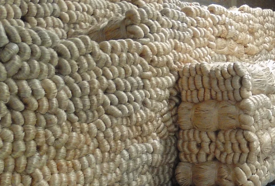 Best Quality Direct Factory Supply High Grade & Low Price 100% Natural Raw Jute Color Moisture 100% Natural Raw Jute