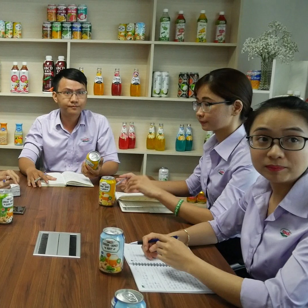 For Daily Drinks 11.1 fl oz NAWON Canned Health Passion Juice drink with pulp Fruit Juice Wholesale Price Vietnamese bevrages