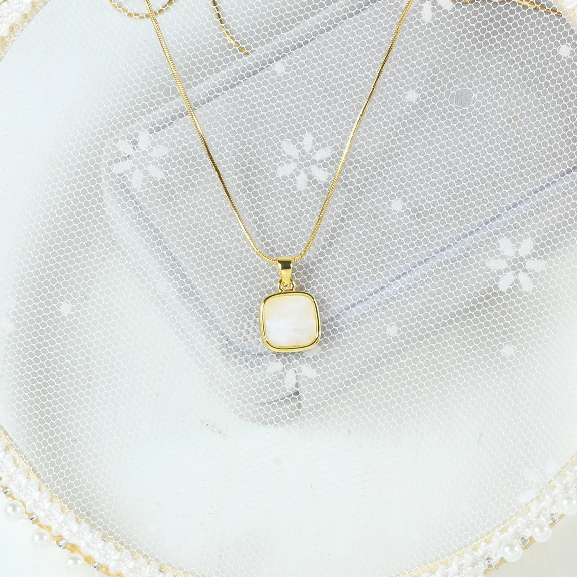 Manufacturer Custom Jewelry China unique Jewellery Cute Chain Women beautiful Gem Stone Pendant Necklace,trending jewelry 2021