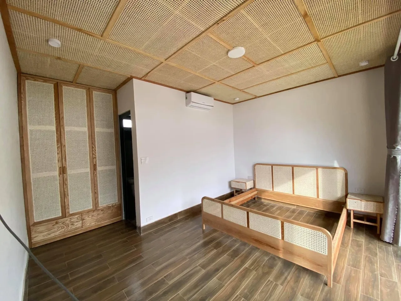 Wholesale Hotel Application Natural Color Bed Room Application Wooden Bed Export From Vietnam