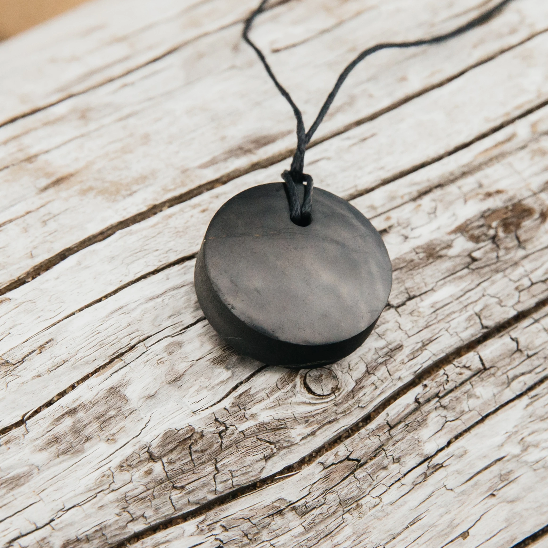 Круглый Кулон Shungite с линзами 3,5 см, натуральный камень Life Force, вдохновленный положительной энергией, роскошные унисекс карельские ювелирные изделия, оптовая продажа