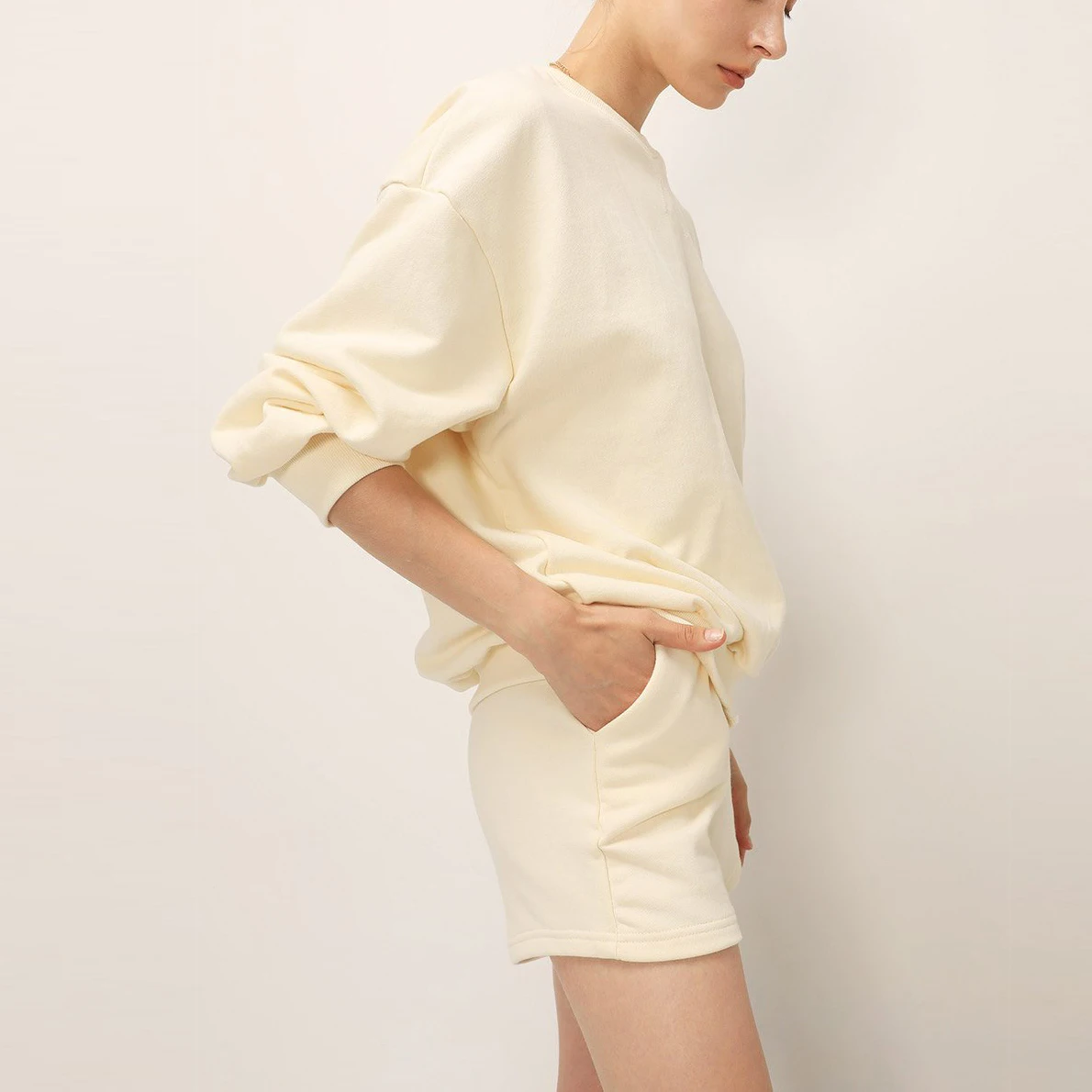  2021 оптовая продажа женская повседневная одежда от производителя летний женский короткий комплект футболка оверсайз шорты для бега крутые и прохладные комплекты