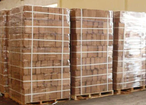  Блоки из сжатого моющегося кокосового волокна-торф цвета намного легче чем почва поэтому лучше подходит для террасы и сада