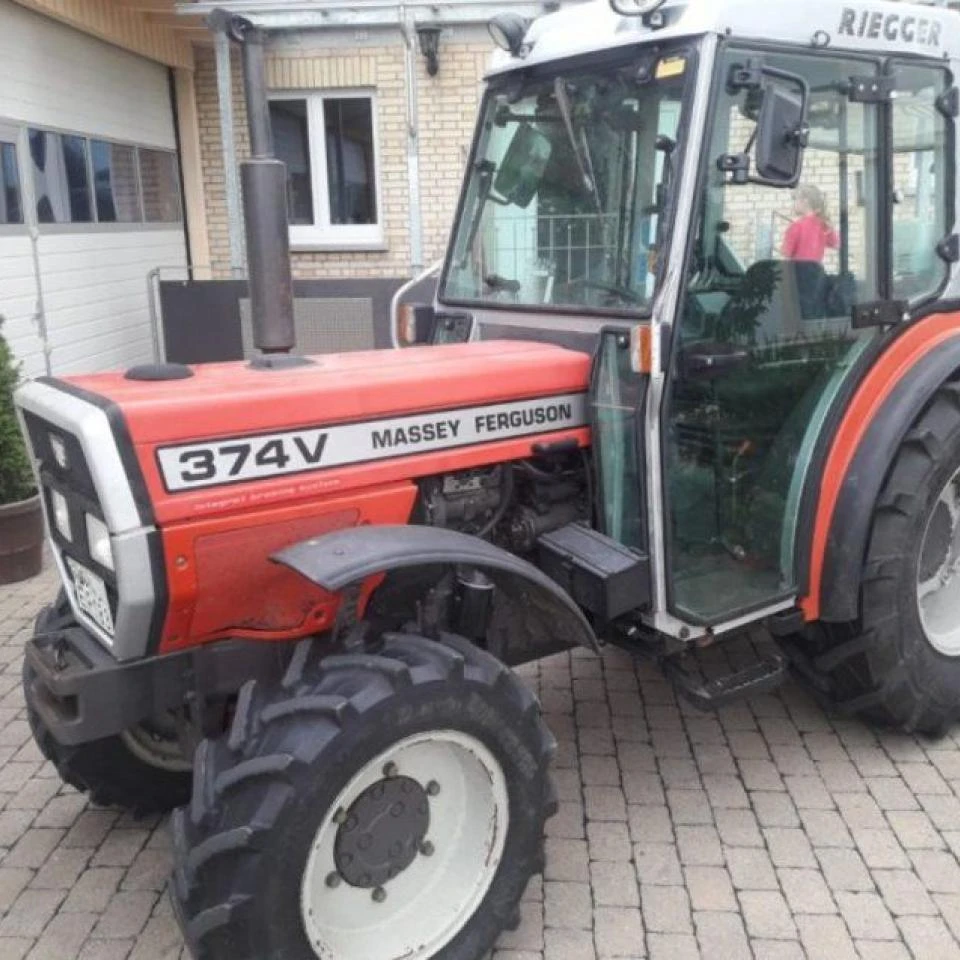 Multi-Purpose Low Priced Farm Tractors/ MASSEY FERGUSON TRACTORS/ MF 240