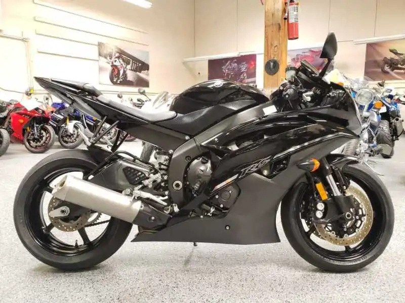 2012-yamaha-yzf-r6.jpg