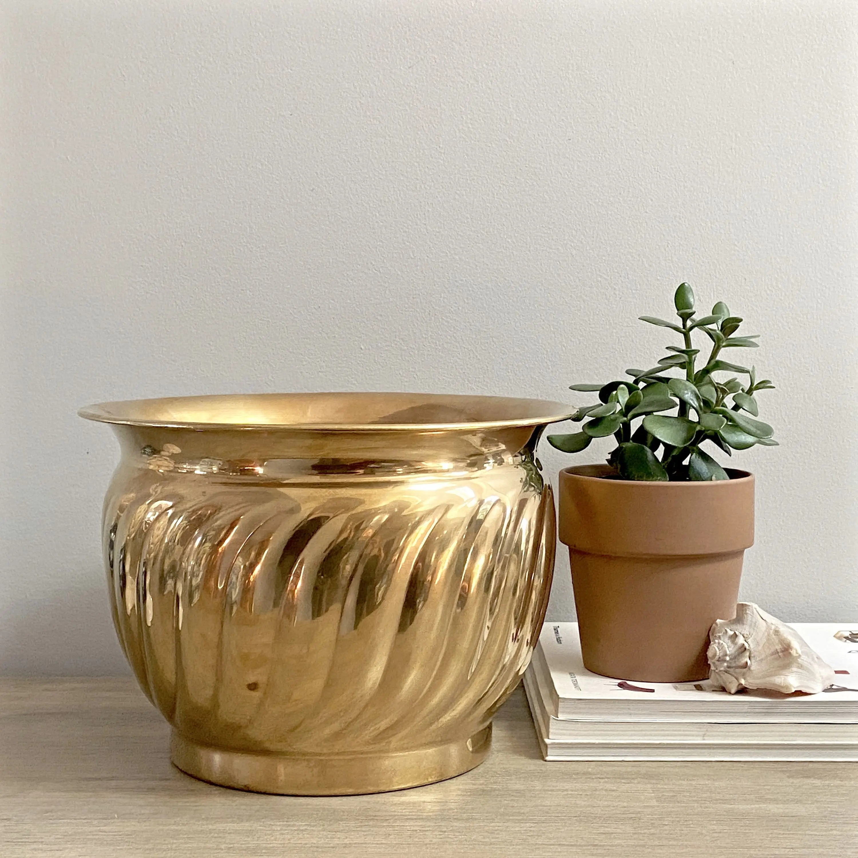 Latest Design Brass Metal Garden Metal Planter for Indoor Outdoor Decoration