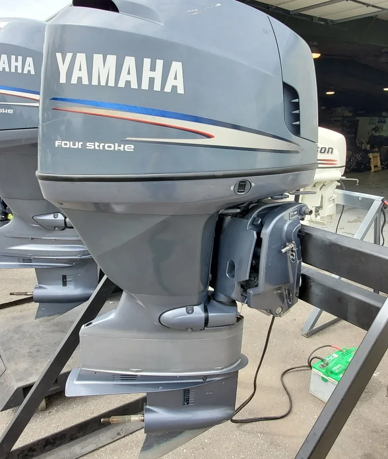 2006 Yemaha 115 HP 4-Cylinder EFI 4-Stroke 25 (X) Outboard Motor
