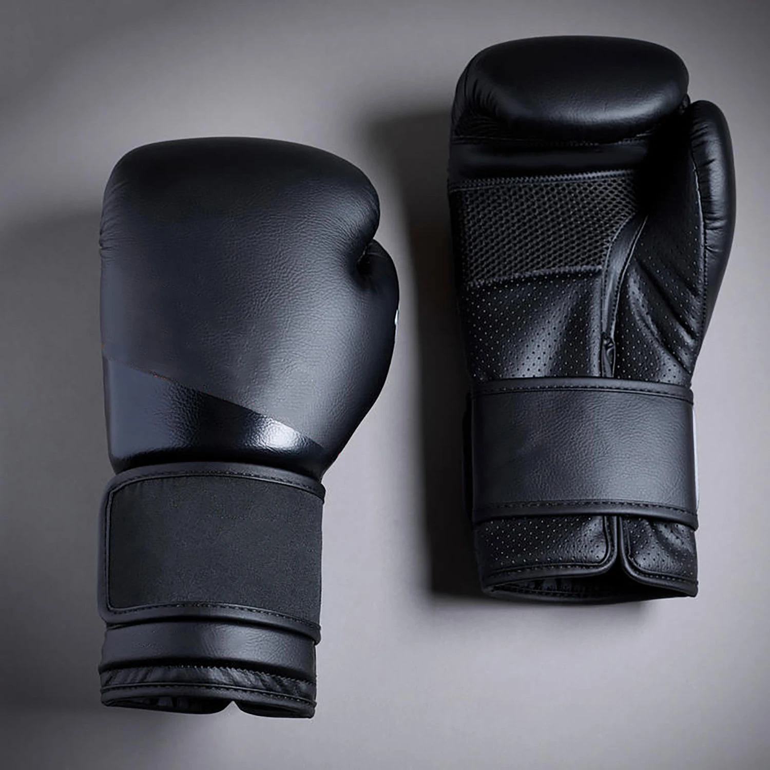 Kids Children Boxing Gloves Professional Breathable PU Leather Gloves Boxing Training Gloves.