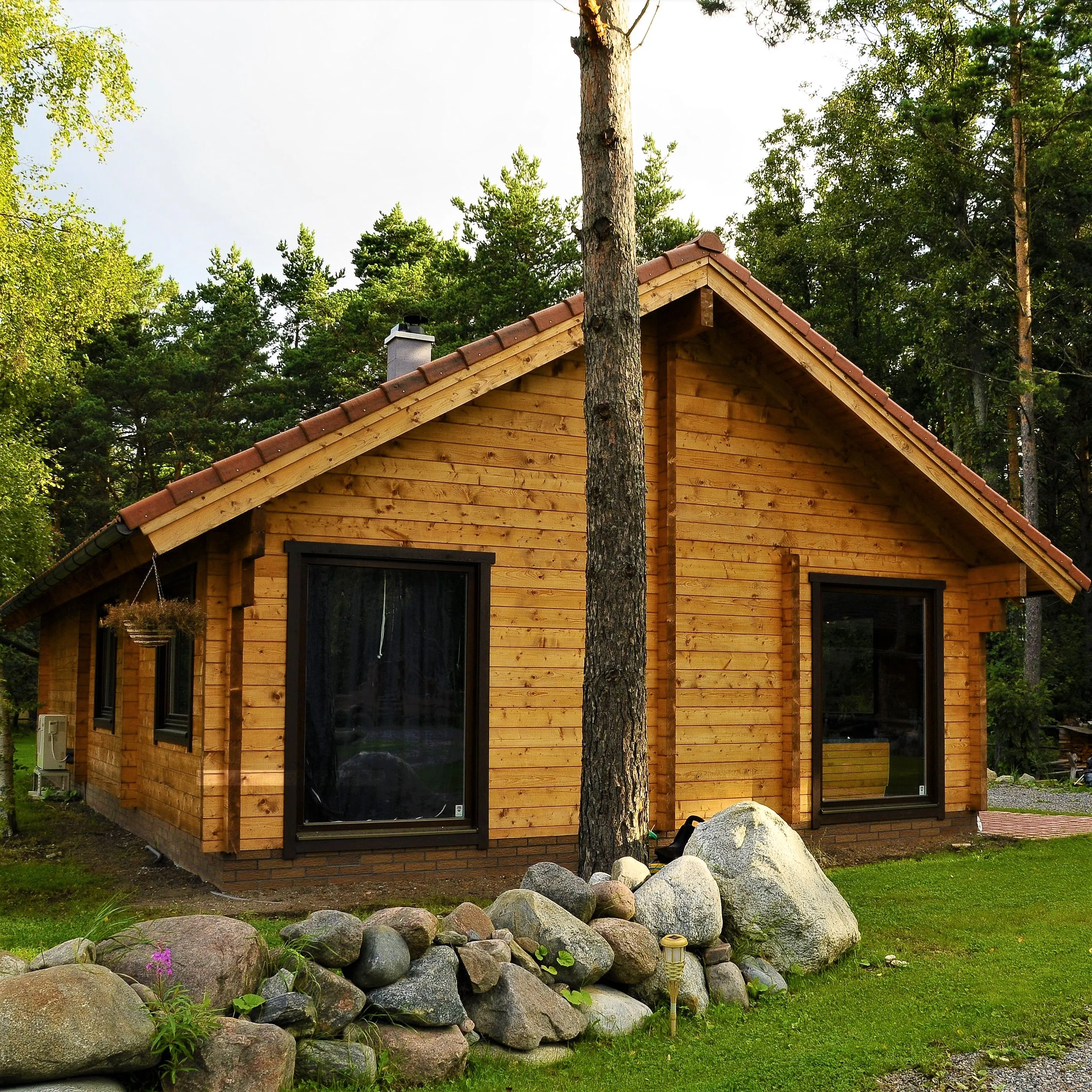 Деревянный дом 92 кв. м плюс наверху, Коттедж с низким содержанием углерода