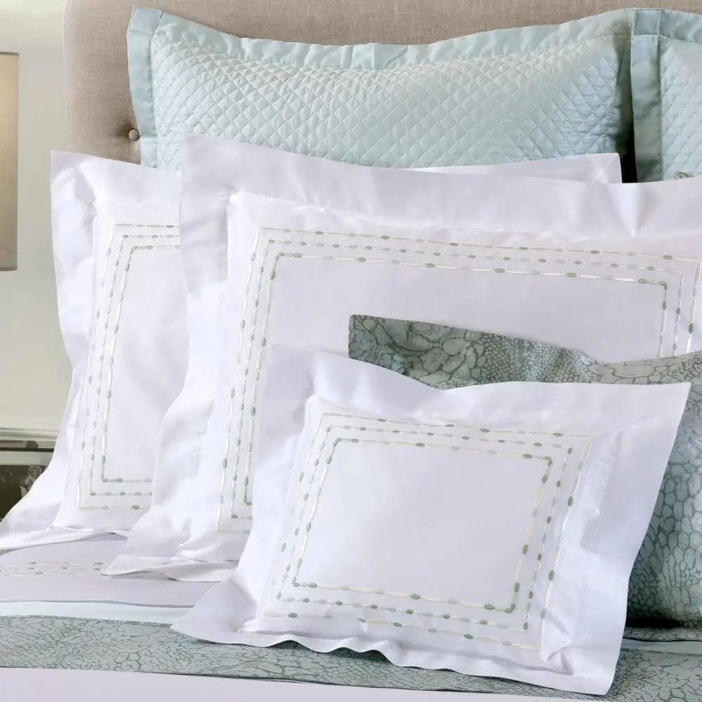 Embroidery Bedding Set Best Quality Bedding Comforter Quilt All Season Soft Bedspread Duvet Bedding Set Quantity Geometric