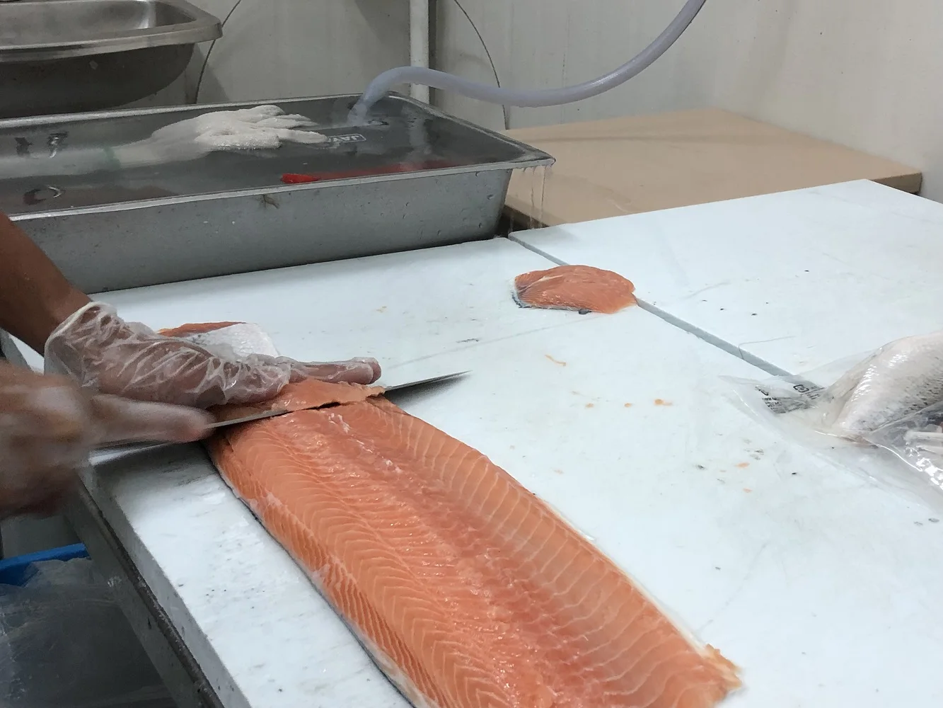 2022 Hot Selling Nutritious Delicious Fresh Seafood Atlantic Seaco Salmon Fillet With Rosemarry Butter