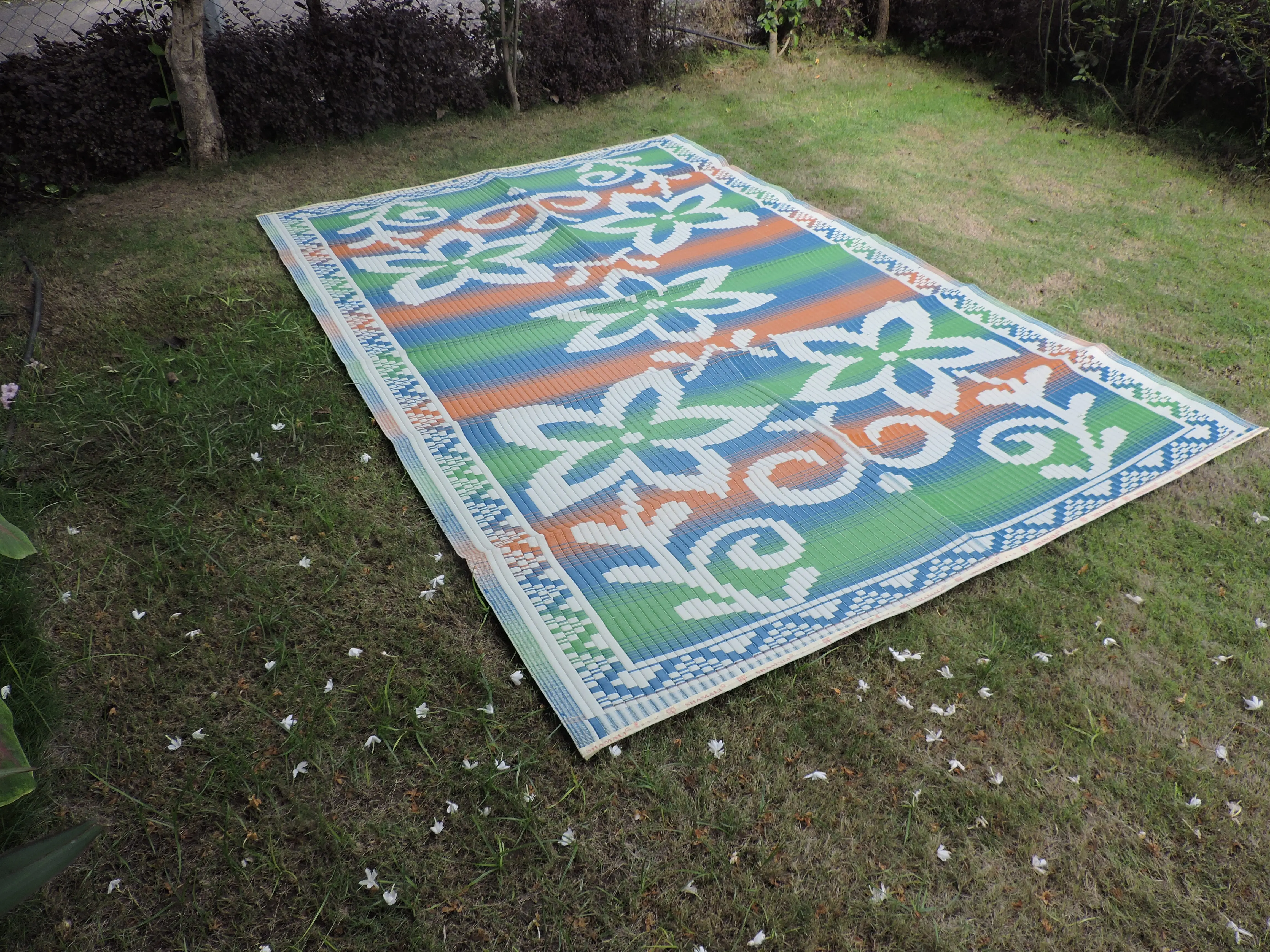 2022 Small Patio Outdoor Straw Tube Rugs Plastic Mat Roll And Carpets & Polypropylene Recycled Woven Plastic Rv Waterproof Floor