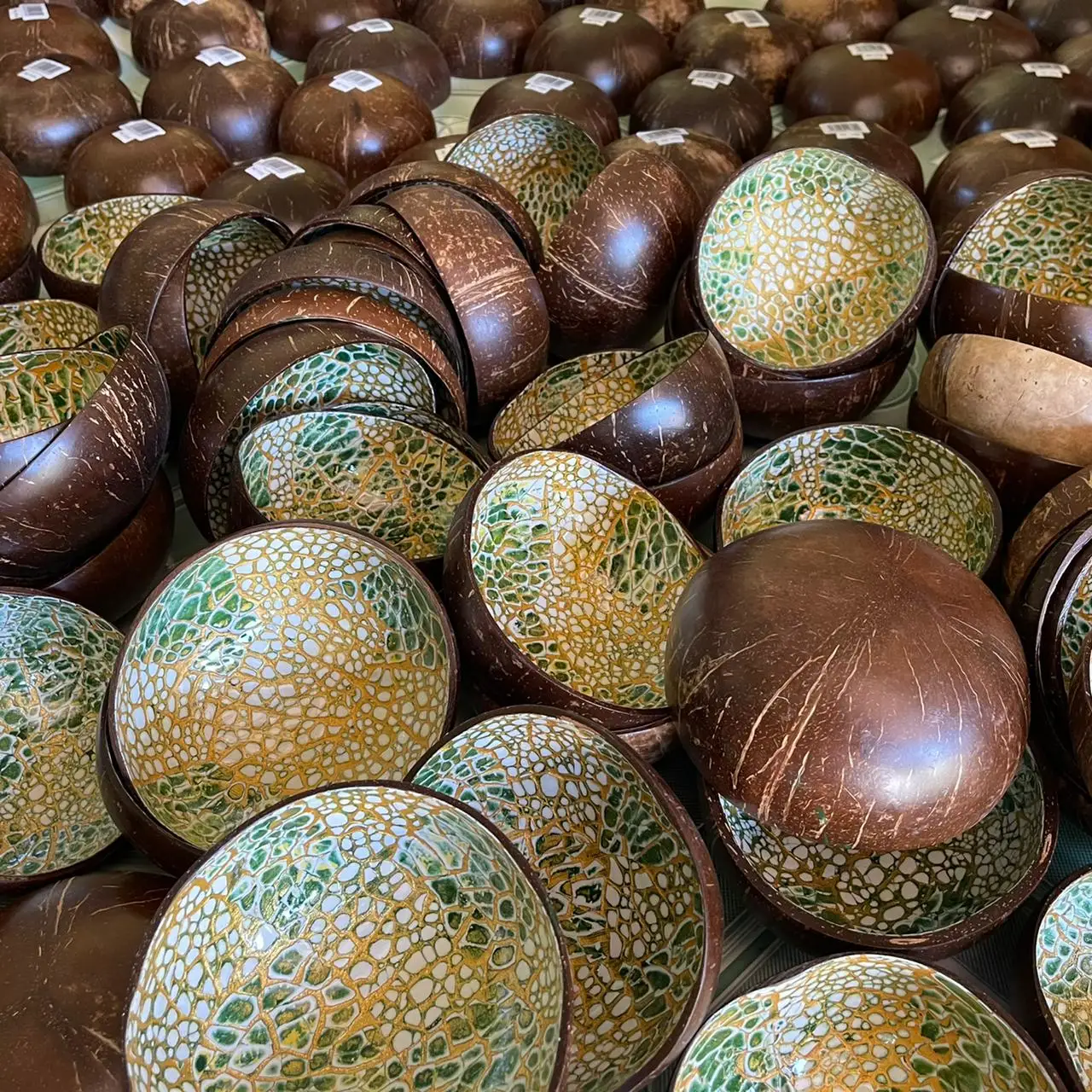 Best Seller Eggshell Coconut Bowl Ecofriendly Vietnam Lacquer Coconut Shell Bowl