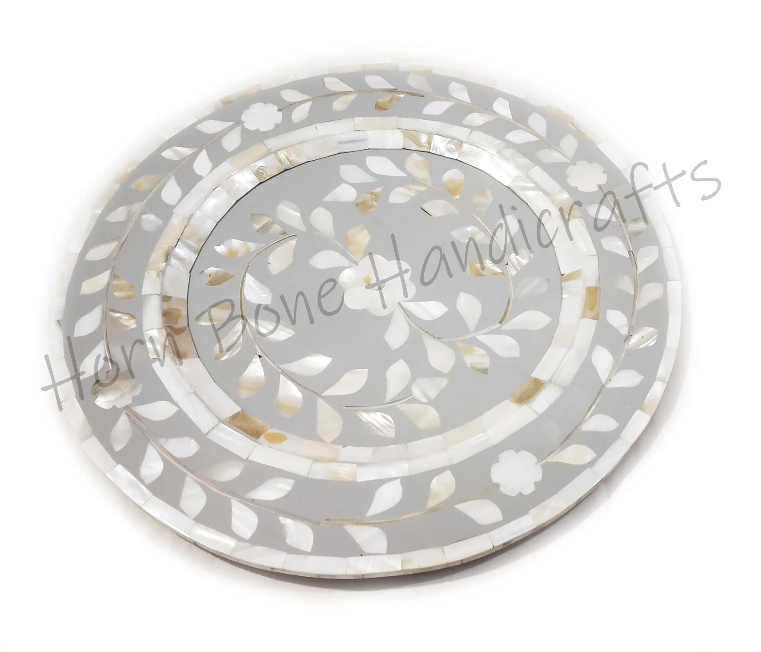 Natural Pearl Inlay Charger Plate in Red Color Bone Inlay Floral Design Round Plates Mother of Pearl Dessert Serving Saucer