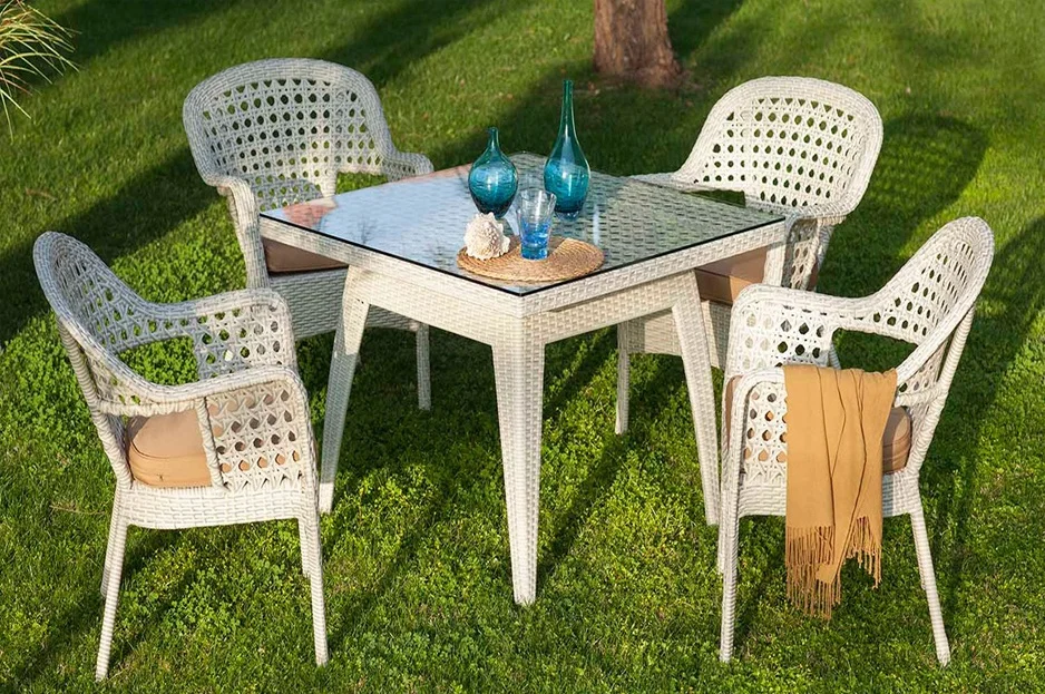 4 Seat Square Bar Set with Ice Bucket