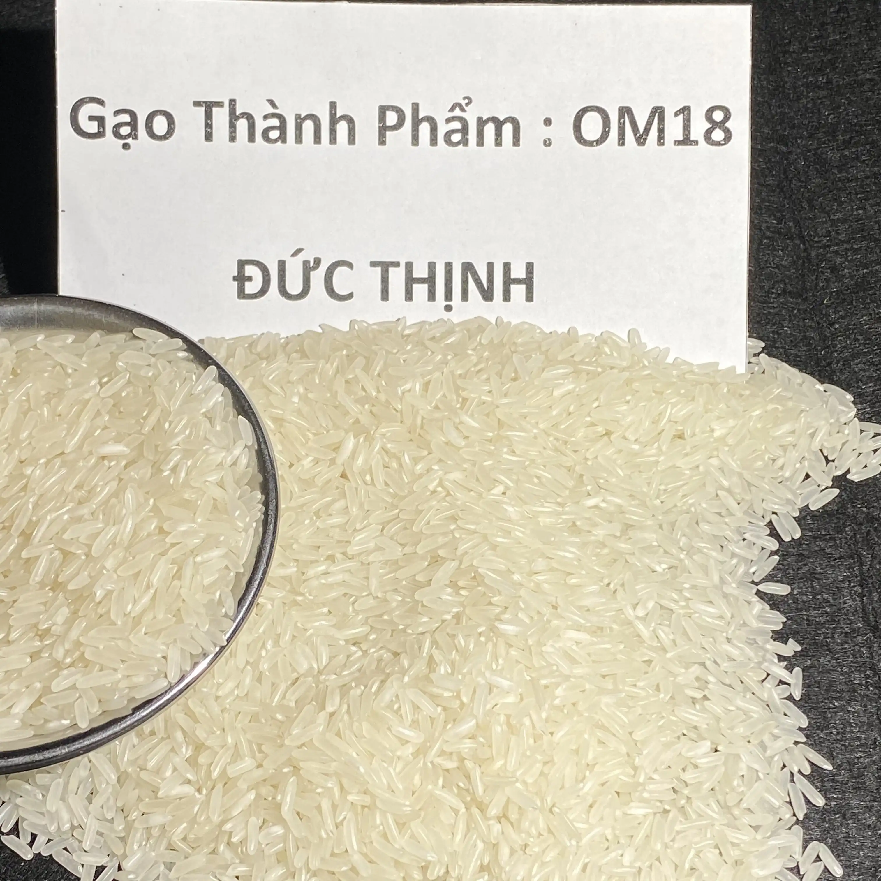Top Selling Long Grain White Rice 5 % broken  Rice Top Export Products from  Vietnam
