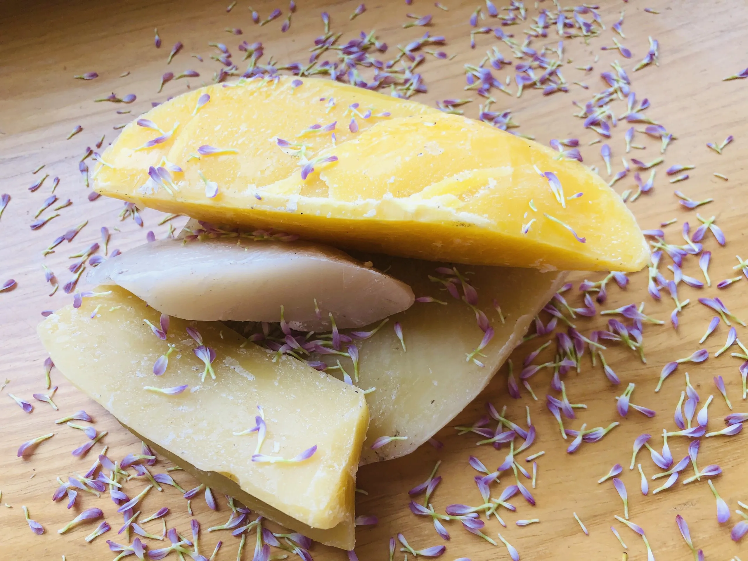 High quantity  Natural Synthetic 100% Pure Beeswax for Cosmetic/ Making Candle with free sample