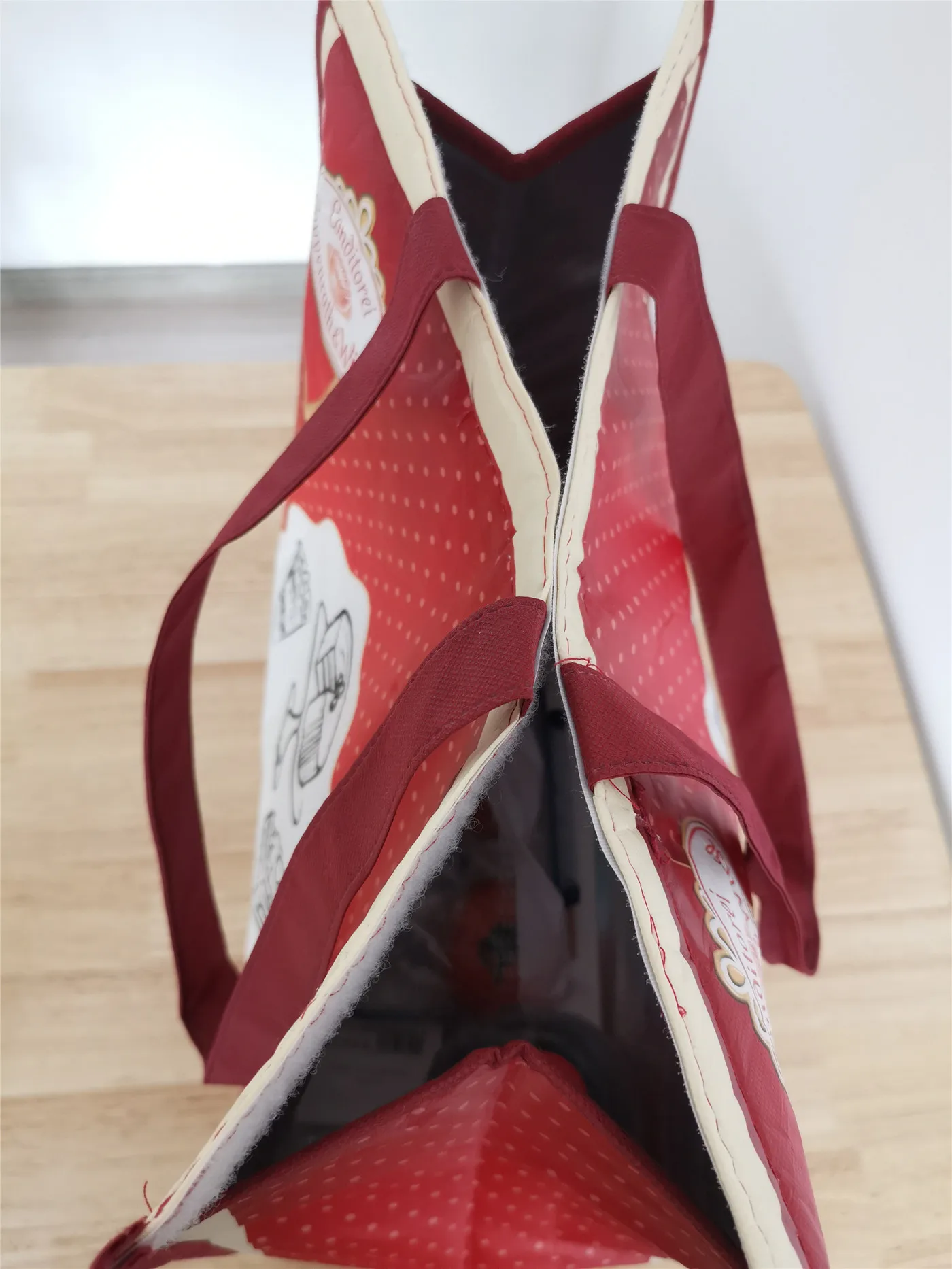 Vietnam Factory OEM supermarket fresh food cake delivery insulated cooler bag special best price