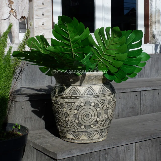 Декоративная ваза ручной работы из терракотовой глины