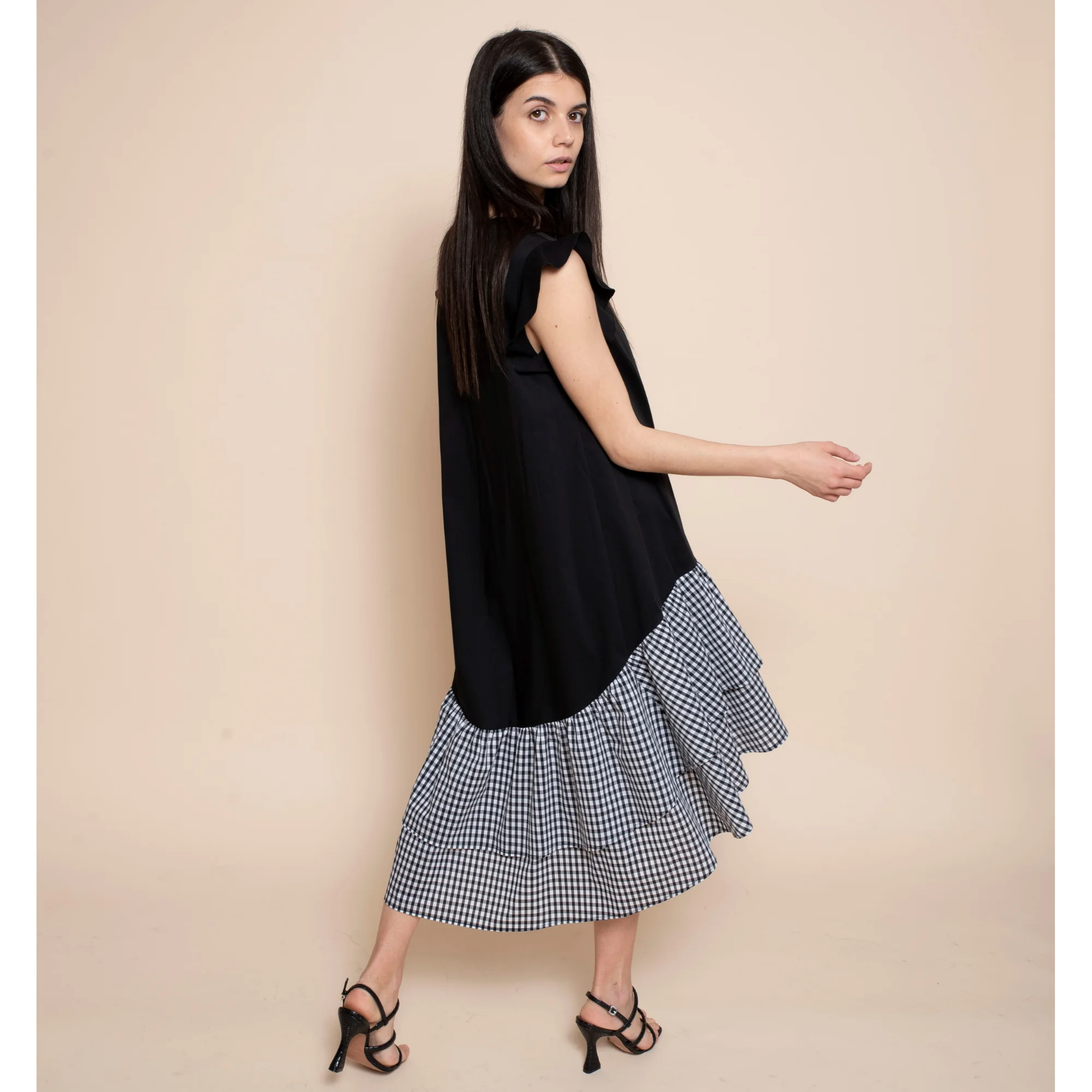 Best Italian quality  long round neck dress with wing sleeves, double flounce on the two-tone bottom, curled and rounded. Fo