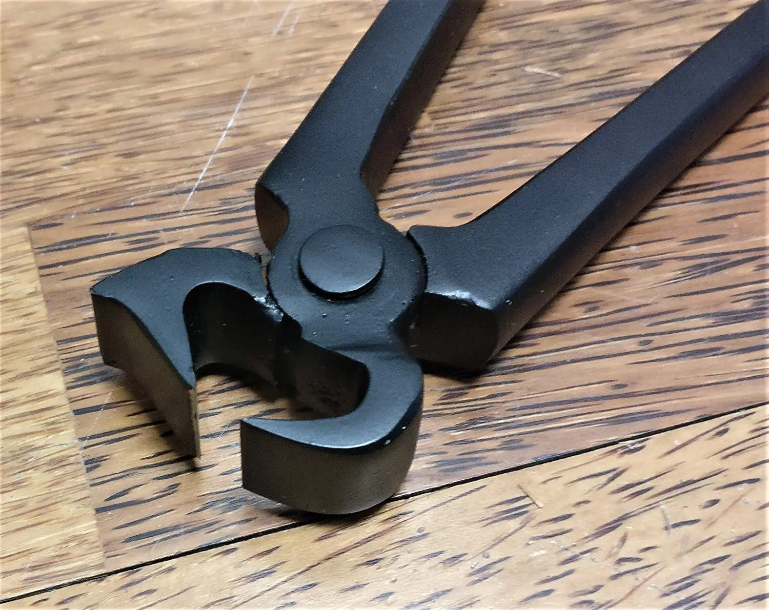 Черная конструкция приспособление для резки копыт из нержавеющей стали лошадей