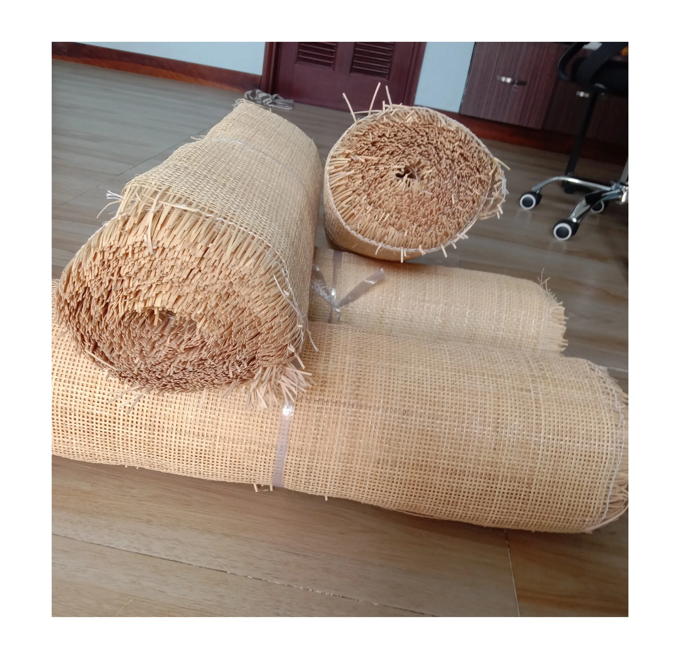 Mesh Rattan Cane Rattan Factory Price Fast Delivery Natural Rattan Cane Webbing Roll