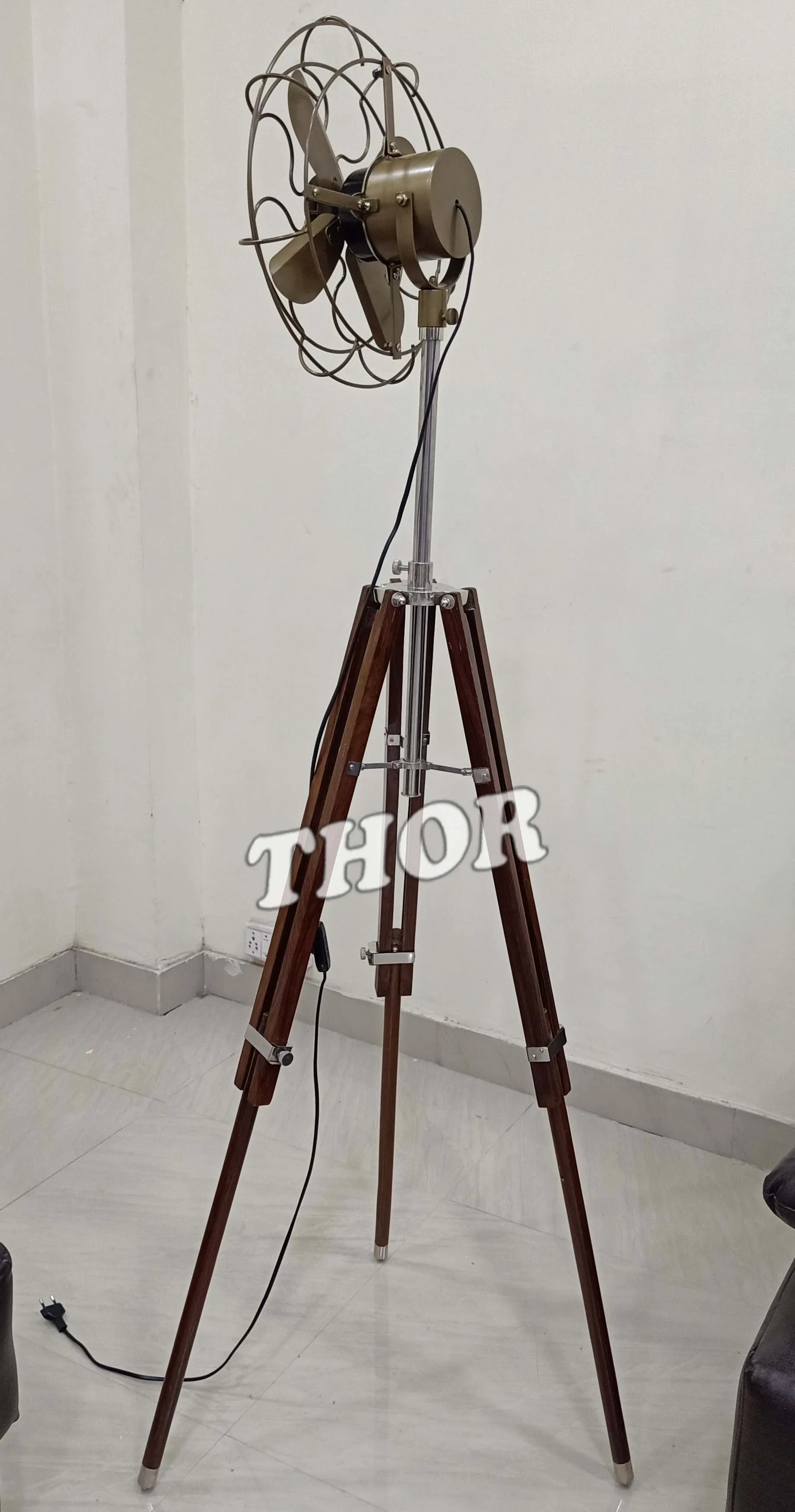 Античный латунный напольный вентилятор сделанный для Королевского флота лондонского дизайна античный внутренний с подставкой домашний декор