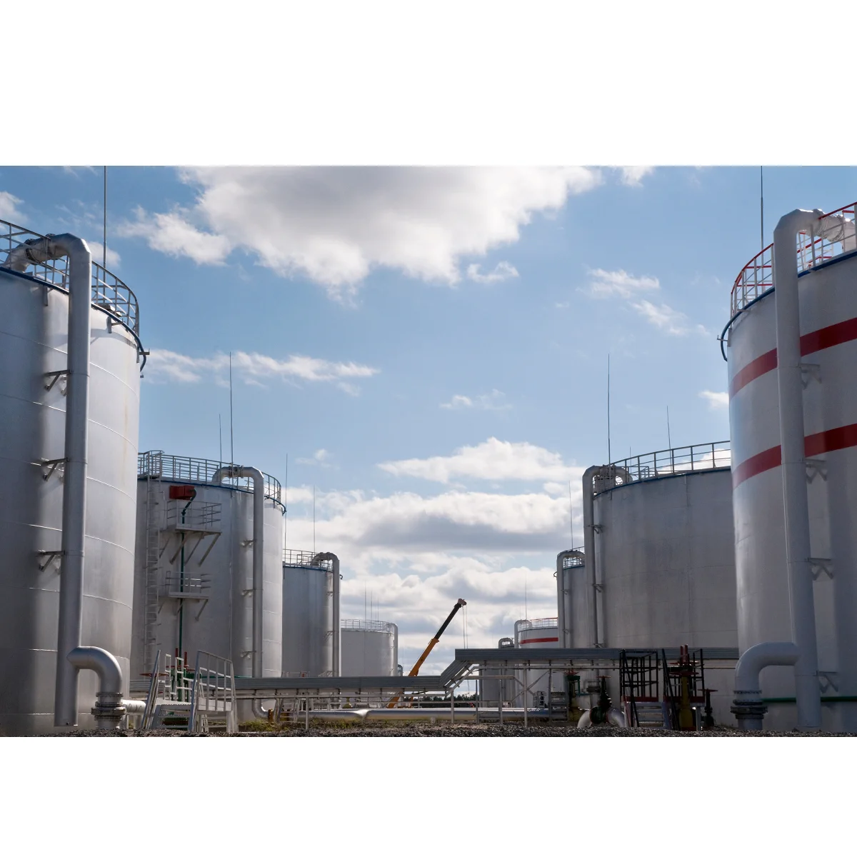 
High Quality 390 microns Ferries Boats VESSEL Barges Marine Gas Oil (MGO) From Malaysia 