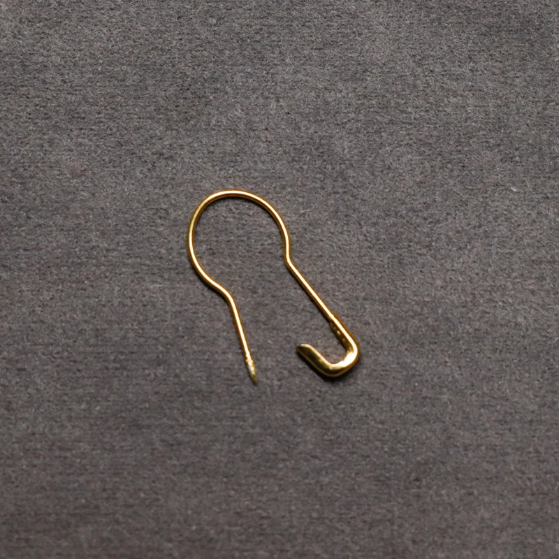 Safety pins gold